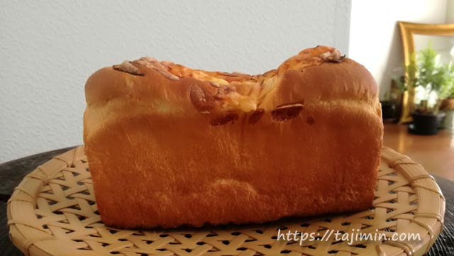 パンの店ライネッケのオニオンチーズブレッド