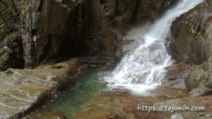 夕森公園の銅穴の滝